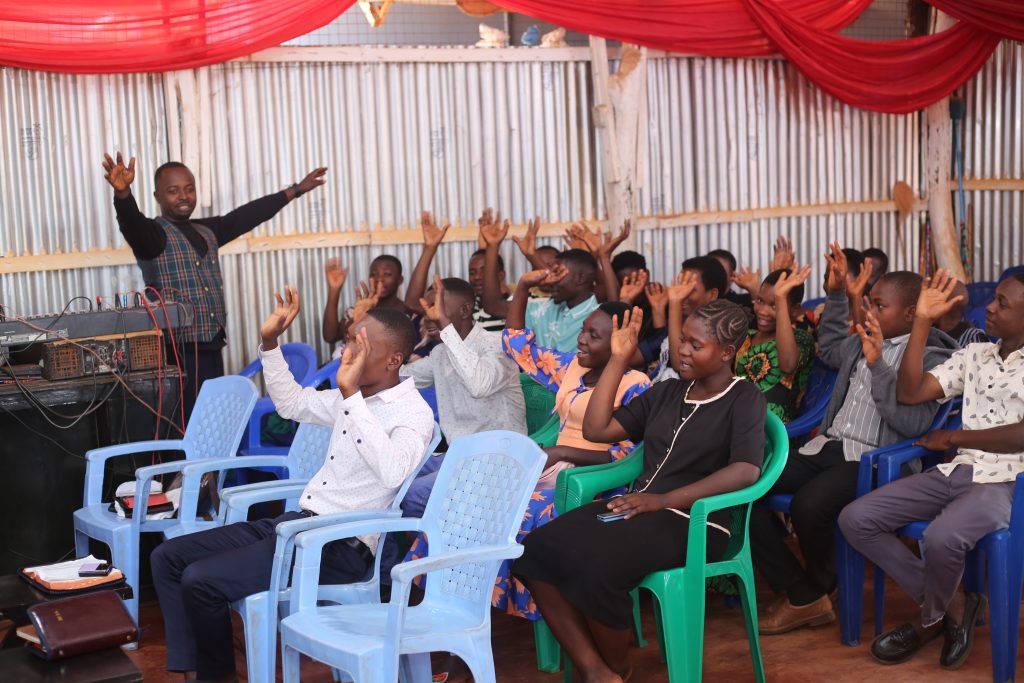 Idara ya Vijana Ikingozwa na Mtumishi Alex 4(1)